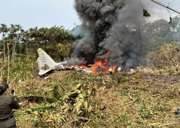 Kolombiya'daki Askeri Uçak Faciasında Bilanço Katlanıyor