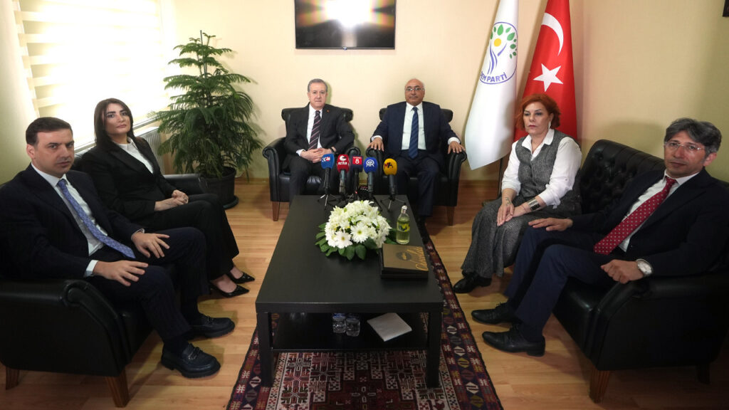 MHP ve DEM Parti Bayramlaştı: Dikkat Çeken 'Süreç' Mesajları ve 'Öcalan'a Statü' Diyaloğu