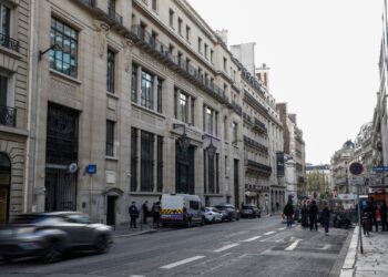 Paris’teki Bank of America şubesi önünde bombalı saldırı engellendi