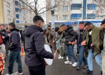 Amedliler Özgürlük Newrozu için alana akıyor