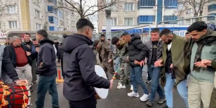 Amedliler Özgürlük Newrozu için alana akıyor