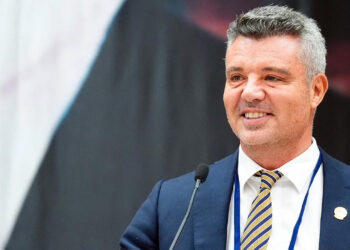 Sadettin Saran'dan Kararlılık Vurgusu: 'Pes Etme Lüksümüz Yok'