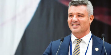 Sadettin Saran'dan Kararlılık Vurgusu: 'Pes Etme Lüksümüz Yok'