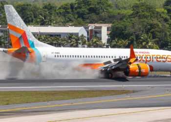 Tayland’da Yolcu Uçağının İniş Takımları Koptu