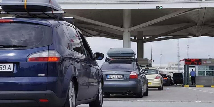 Ticaret Bakanlığı Düğmeye Bastı: Yabancı Plakalı Araçlarda Kritik Değişiklik