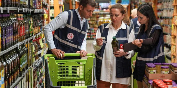 Ticaret Bakanlığı'ndan Peş Peşe Kritik Kararlar: Gıda Fiyatlarına Neşter Vuruldu