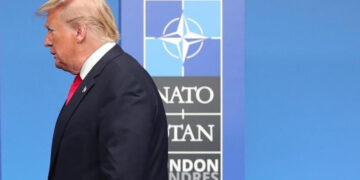 Trump'tan NATO'ya Rest: ABD Size Yardım Etmeyecek, Gidin Kendi Petrolünüzü Alın