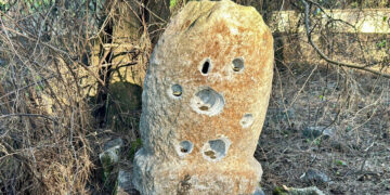 Türbedeki 2 Asırlık Adak Taşı Ortadan Kayboldu! 'Çalan Kişi Büyük Zarar Görmeden Geri Getirsin'