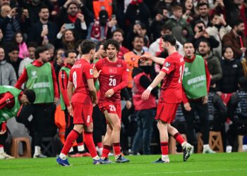Türkiye play-off finalinde: 24 yıllık hayal için son 90 dakika