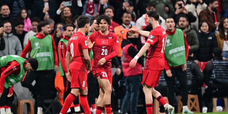 Türkiye play-off finalinde: 24 yıllık hayal için son 90 dakika