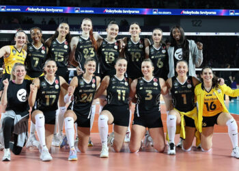 VakıfBank AXA Sigorta Kupa Voley Yarı Finalinde Galatasaray'ı Rahat Geçti, Adını Finale Yazdırdı