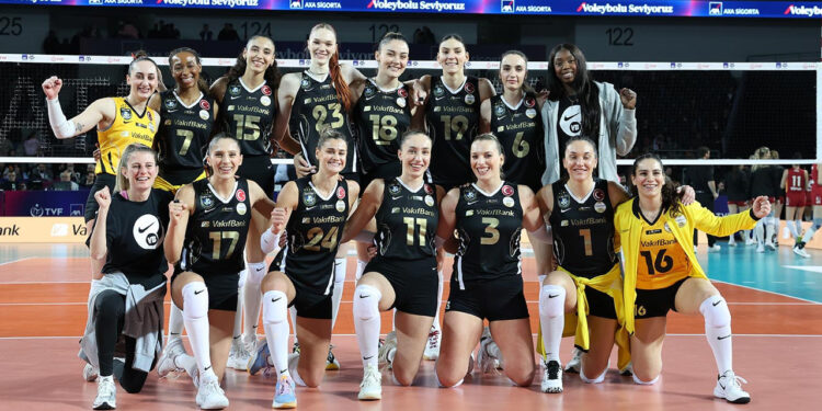 VakıfBank AXA Sigorta Kupa Voley Yarı Finalinde Galatasaray'ı Rahat Geçti, Adını Finale Yazdırdı