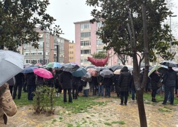 ‘Gazetecilere Özgürlük’ yürüyüşüne engel: Aç, aç barikatı aç