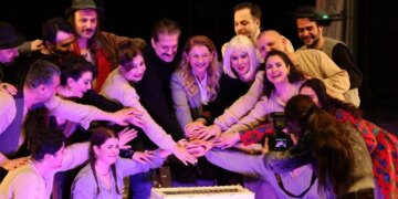 Bakırköy Belediye Tiyatroları 35 yaşında: ‘Eşeğin Gölgesi’ ücretsiz sahnelendi