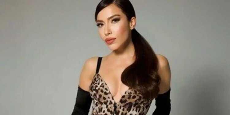 Burcu Güneş kimdir? Burcu Güneş kaç yaşında, nereli? Burcu Güneş’in şarkıları ve hayatı…