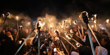 Birçok kentte Newroz coşkusu: Ateşler yakıldı, halaylar çekildi