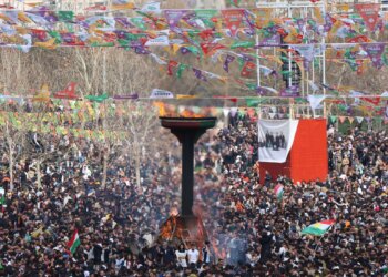25 yılın Newroz şiarları