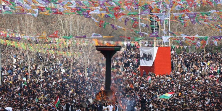 25 yılın Newroz şiarları