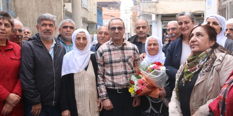 32 yıl sonra tahliye: Tamer Tanrıkulu Amed’de coşkuyla karşılandı
