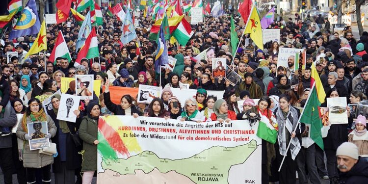 ‘Türkiye Ortadoğu şekillenirken Kürtlerin statü elde etmesinden korkuyor’