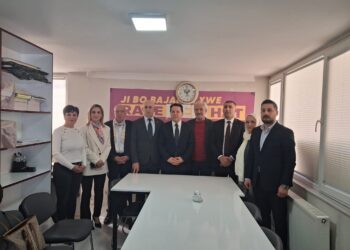 Ahmet Özer’den DEM Parti Ankara İl Örgütü’ne ziyaret