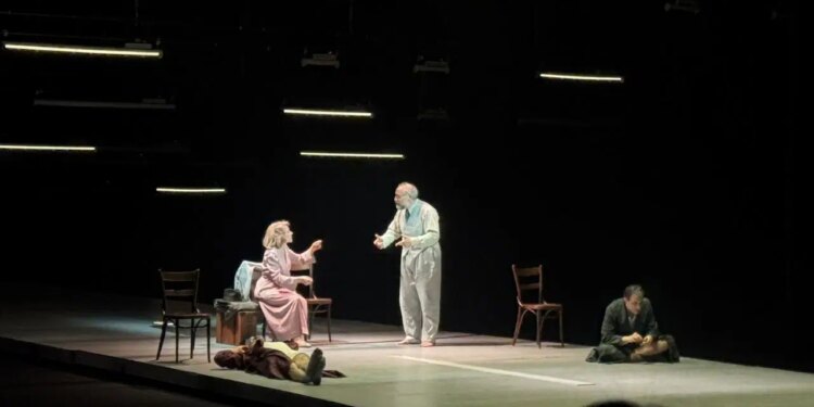 ‘Satıcının Ölümü’ oyunu, Zorlu PSM’de prömiyer yaptı