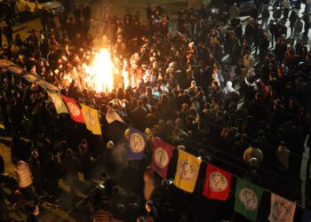 Newroz coşkusu sürüyor: Amed ve Êlih’te Newroz ateşleri yakıldı