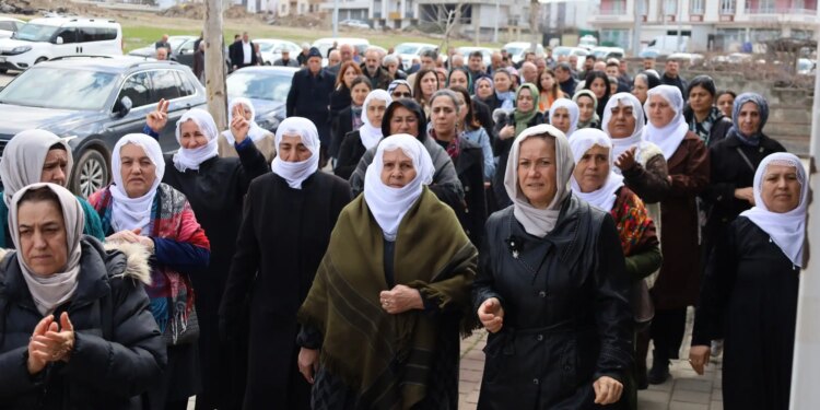 Raman Soro ve Şerzan Sasûn’un taziyelerine kitlesel ziyaret