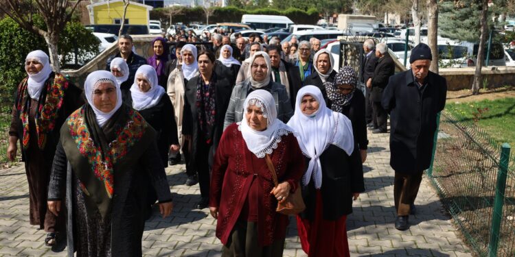  Cezaevinde yaşamını yitiren Taşar’ın taziyesine kitlesel ziyaret