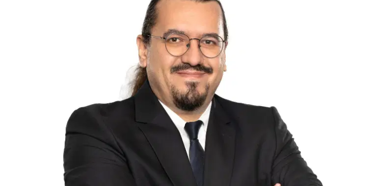 Yazar Bahadır İçel’in 25 yıllık şiir birikimi okurla buluştu