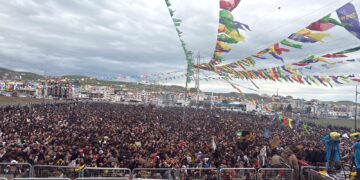 Cizîr’de onbinler Newroz’da buluştu: ‘Halk somut adım bekliyor’