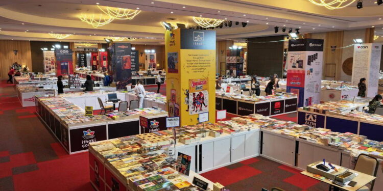 Antalya’da bu yıl ikincisi düzenlenen Akra Kitap Günleri sona erdi: Kemer’de kültür güneşi