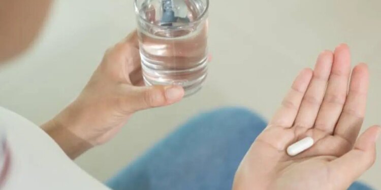 İlaç kullanımında hayati hata: Aç karnına içilen haplar ölüme davetiye çıkarıyor
