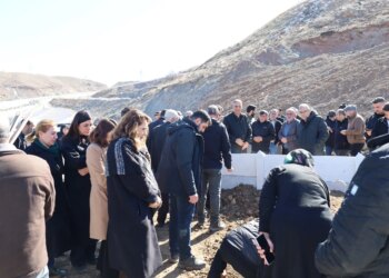 Hayri Konar’ın annesi Zeynep Konar son yolculuğuna uğurlandı