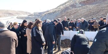 Hayri Konar’ın annesi Zeynep Konar son yolculuğuna uğurlandı