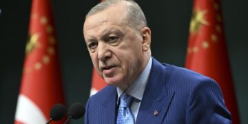 Erdoğan’dan füze açıklaması: Yanlışta ısrar edilmemesi gerektiğini hatırlatıyorum
