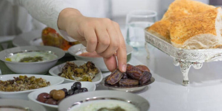 Sağlıklı bir Ramazan için etkili tüyolar: İftarı ve sahuru doğru planlayarak enerjik kalmanın 10 yolu