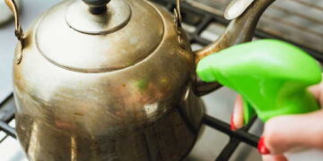 Kireç lekelerini ortadan kaldıran mucize çözüm: Çaydanlıkları pırıl pırıl yapmanın 5 pratik yolu