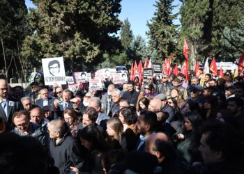 Berkin Elvan mezarı başında anıldı: Emri verenler de yargılansın