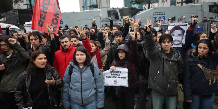 Öğrenciler, Kızıldere Katliamı’nın yıldönümünde İsrail Konsolosluğuna yürüdü