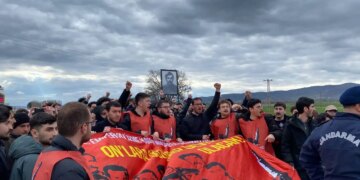 Kızıldere gitmek isteyen 78 genç darp edilerek gözaltına alındı