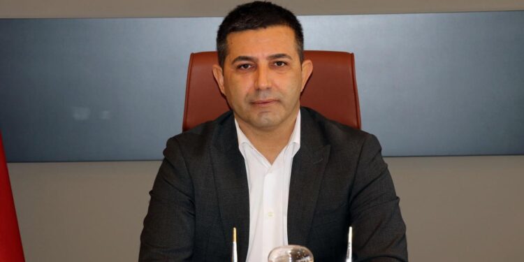 Tutuklanan Kuşadası Belediye Başkanı Ömer Günel görevden uzaklaştırıldı