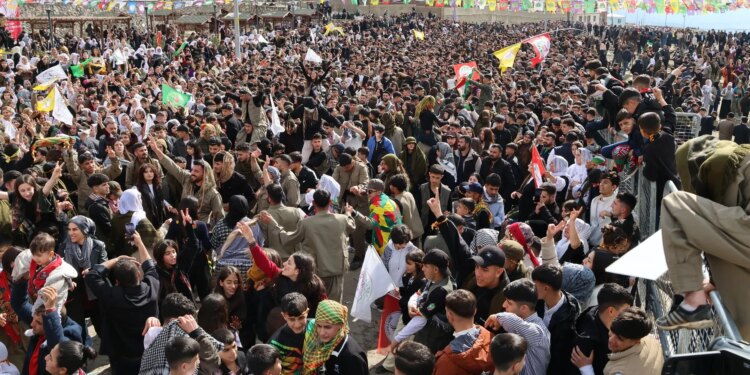 Şirnex’te Newroz’a katılanlar: Kürtlerin birliği özgürlüğümüzdür