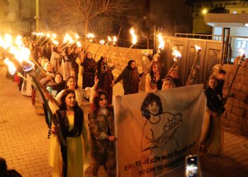 Hezex’te TJA’dan meşaleli Newroz kutlaması