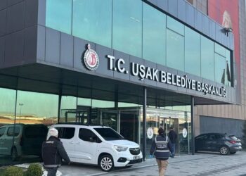 Uşak Belediye Başkanı dahil 13 kişi adliyeye sevk edildi