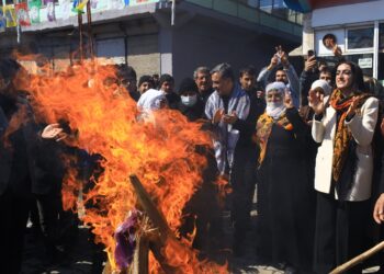 Serhed’de Newroz ateşi coşkuyla yakıldı