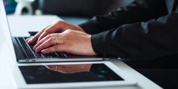 Yaratıcılık ölüyor mu? Herkesi birbirine benzeten yapay zeka bizi aptallaştırıyor olabilir mi?