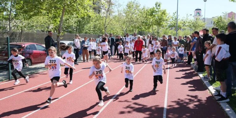 ‘Koşamayan Kardeşlerim İçin Koşuyorum’: İzmir’de anlamlı 23 Nisan yarışı!