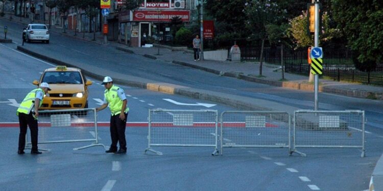 İstanbul’da bazı yollar trafiğe kapatıldı