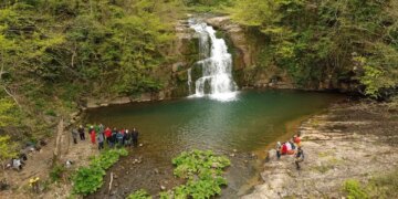 Bartın’da saklı bir hazine: Gölderesi Şelalesi ilkbahar rengiyle büyüledi! – Son Dakika Yaşam Haberleri